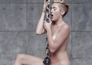 miley cyrus nude in leaked uncensored wrecking ball video 2010 12