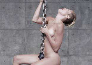 miley cyrus nude in leaked uncensored wrecking ball video 2010 20