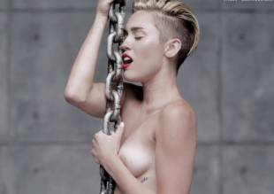 miley cyrus nude in leaked uncensored wrecking ball video 2010 28
