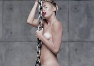 miley cyrus nude in leaked uncensored wrecking ball video 2010 30