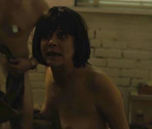 olivia luccardi kayla foster topless on the deuce 2547 7