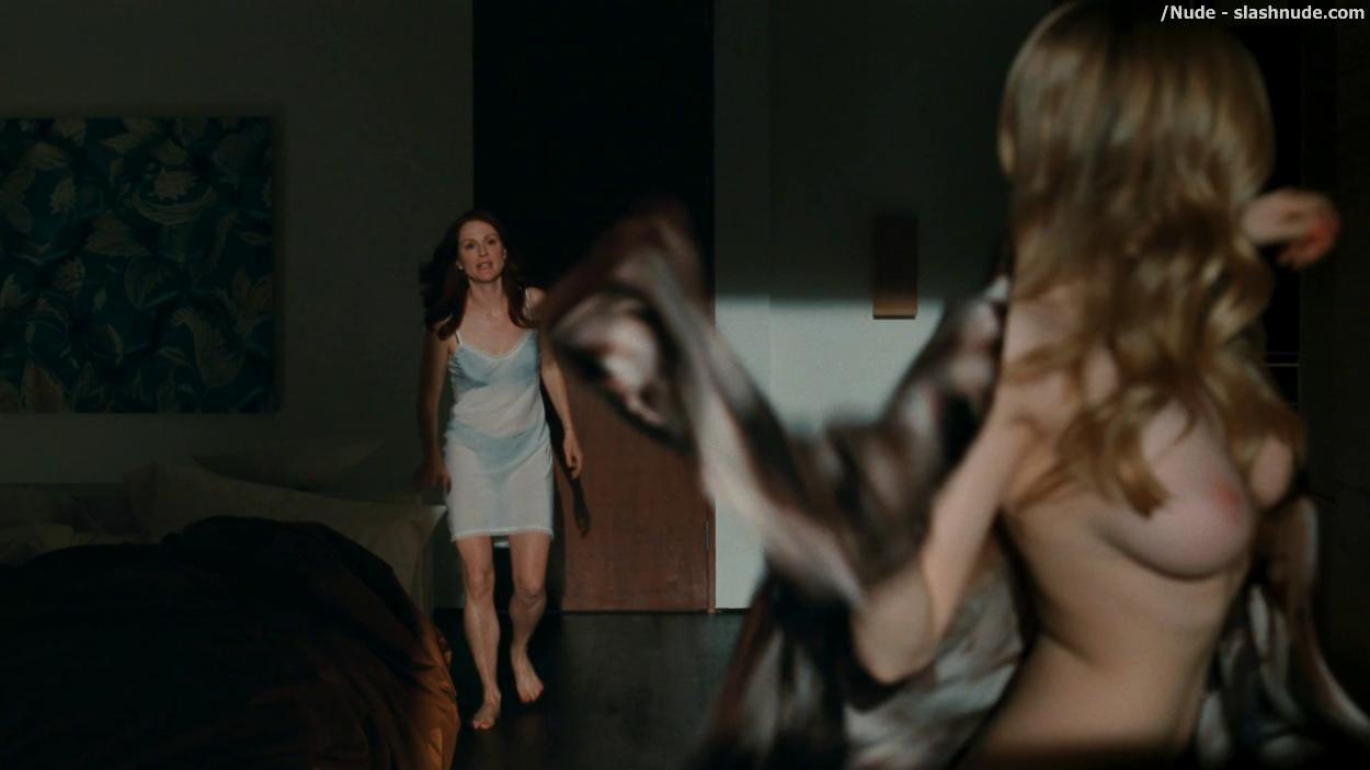 Amanda Seyfried Nude In Chloe Also Means Sex Scene With Julianne Moore 32