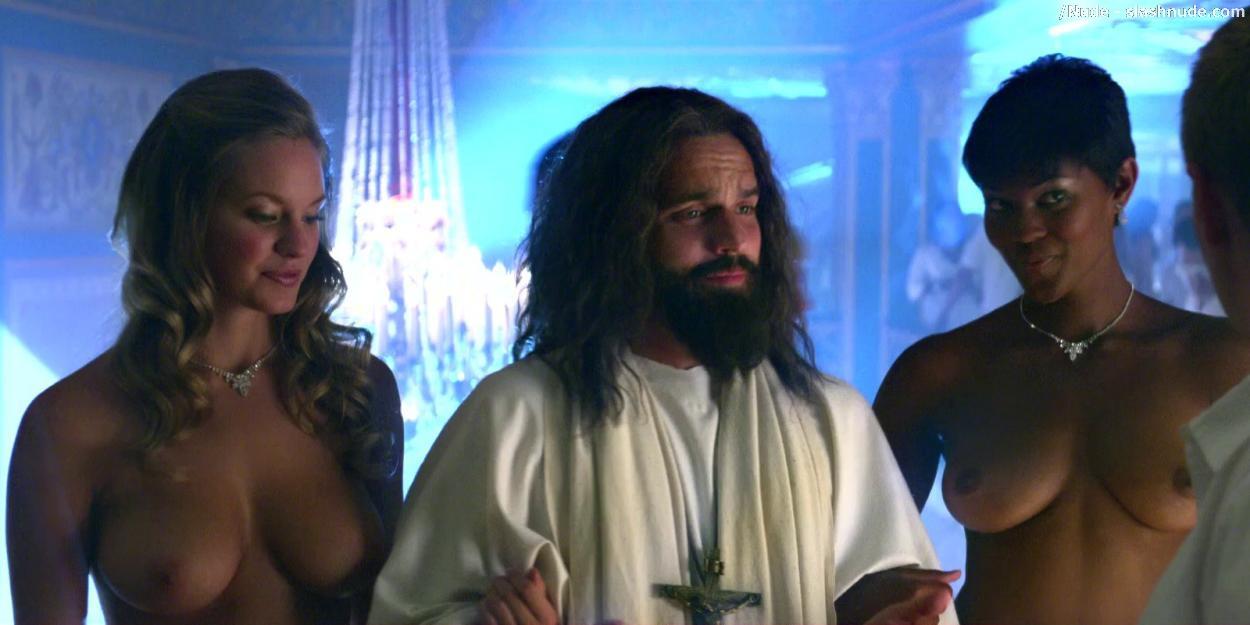 Cassie Keller Chernise Yvette Topless In Harold Kumar Christmas 6