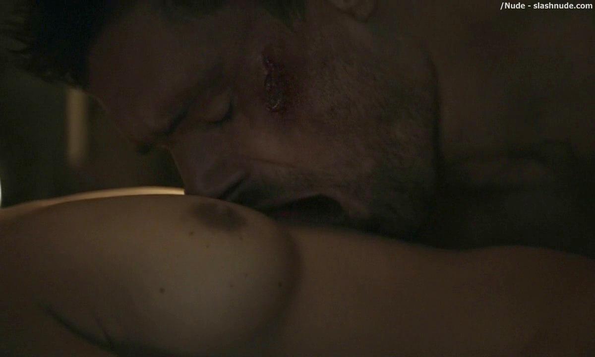 Cynthia Addai Robinson Topless In Bed For Lovin On Spartacus 13