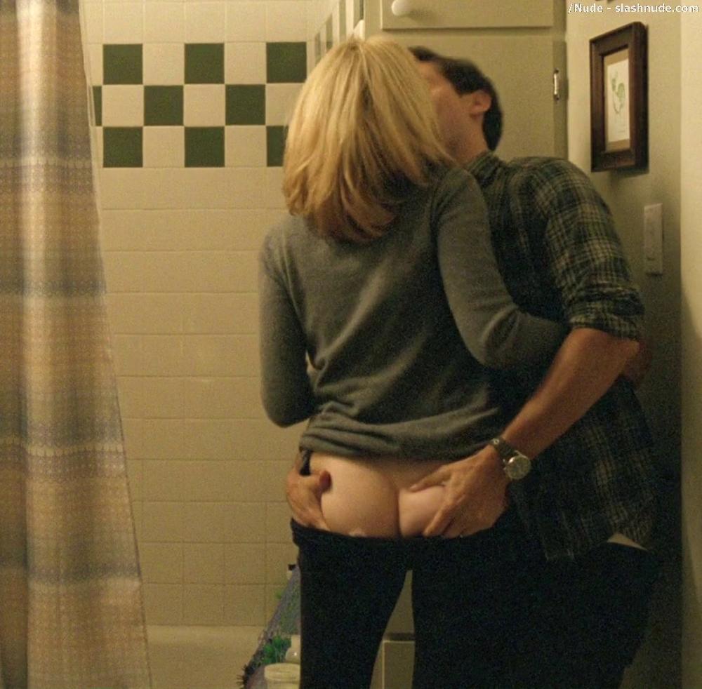 Elizabeth Banks Nude Ass Bared In The Details 5.