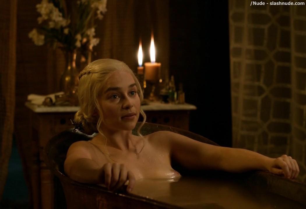 Emilia Clarke Nude Out Of The Bath On Game Of Thrones 3