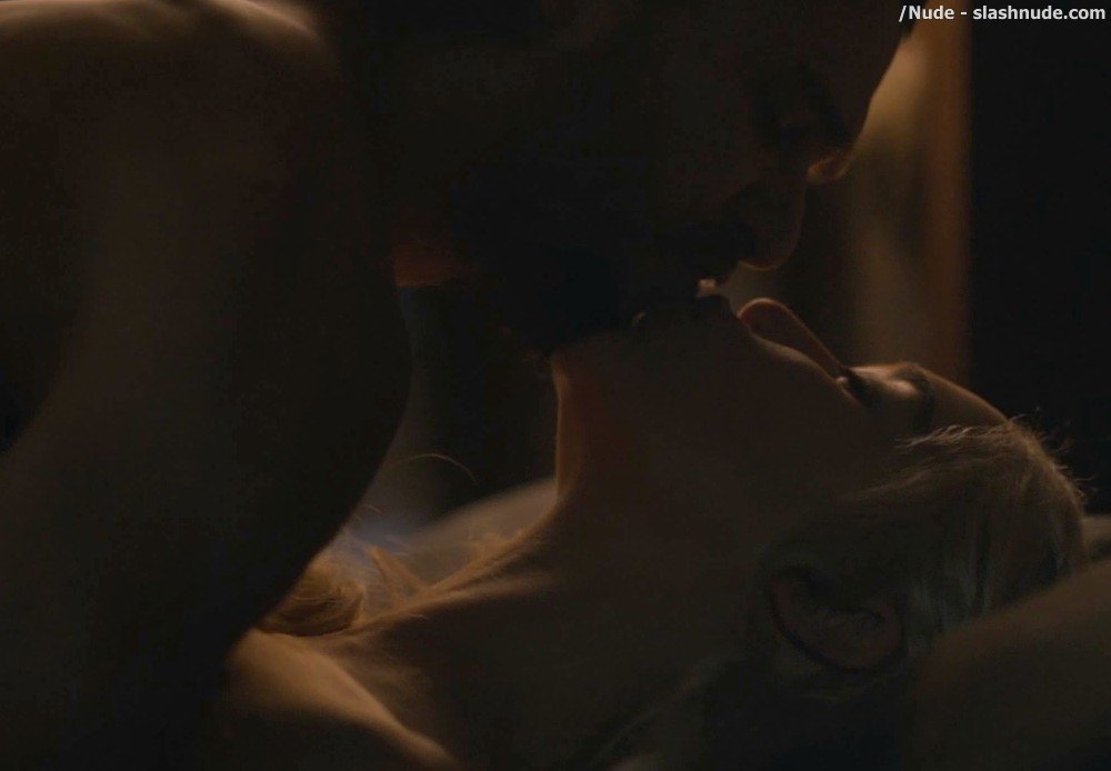 Emilia Clarke Nude With Kit Harington On Game Of Thrones 18