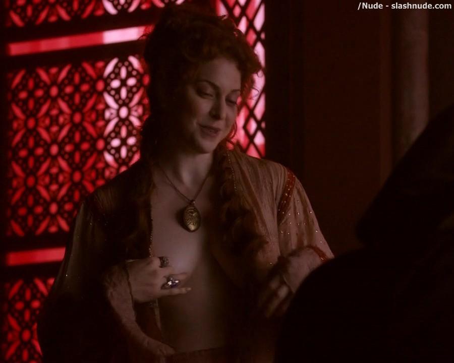 Esme Bianco Topless For The Man On Game Of Thrones 2