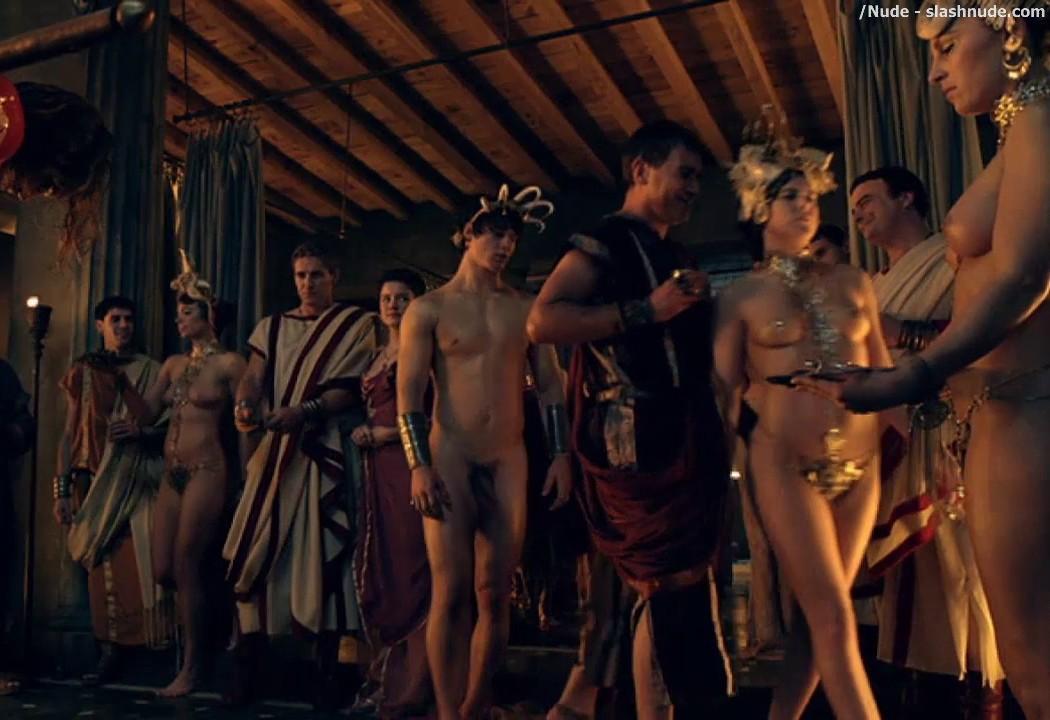 Extras Bring Extended Orgy Of Nude Women To Spartacus 26
