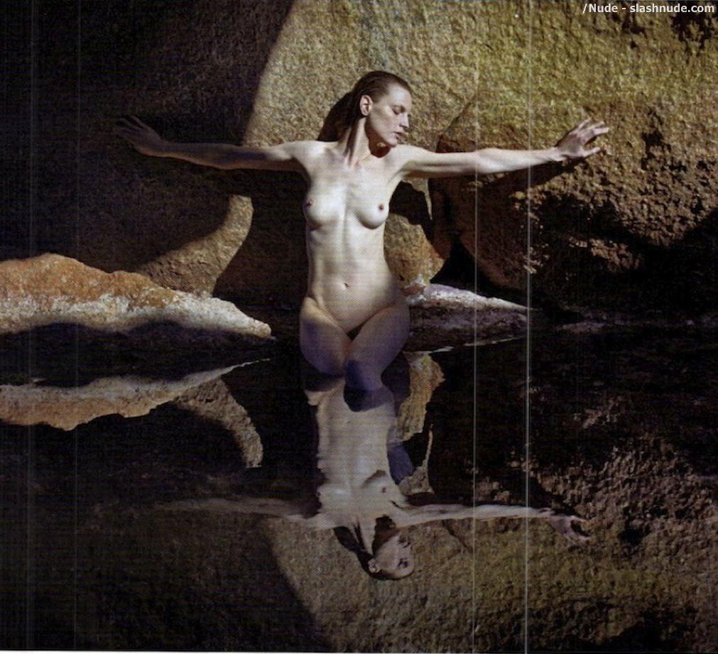 Kate Moss Nude With Guinevere Van Seenus Malgosia Bela For Pirelli 3