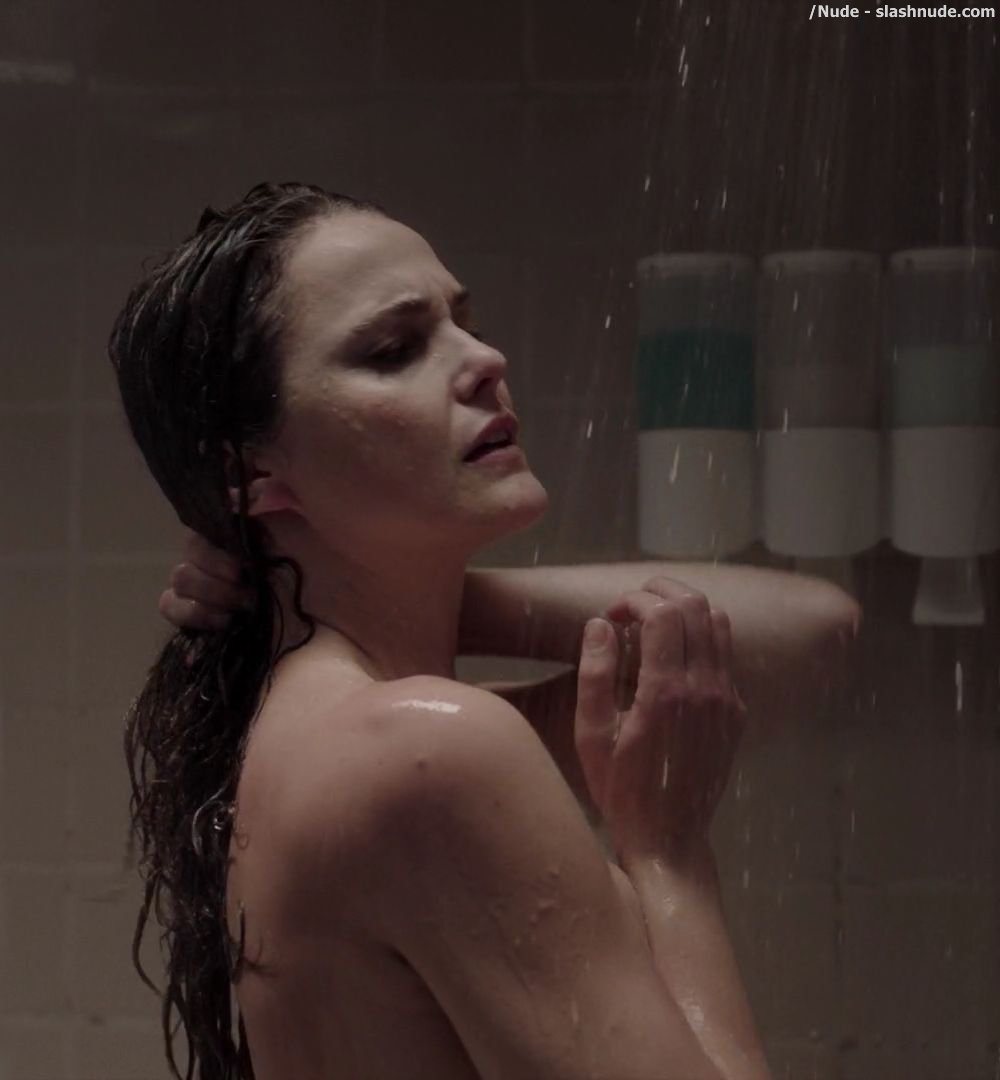 Keri Russell Nude Ass In Shower In The Americans 20