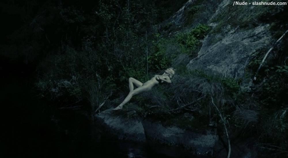 Kirsten Dunst Nude In Melancholia Trailer 5