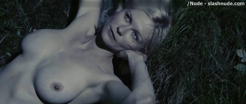 Kirsten Dunst Nude Scenes From Melancholia 13