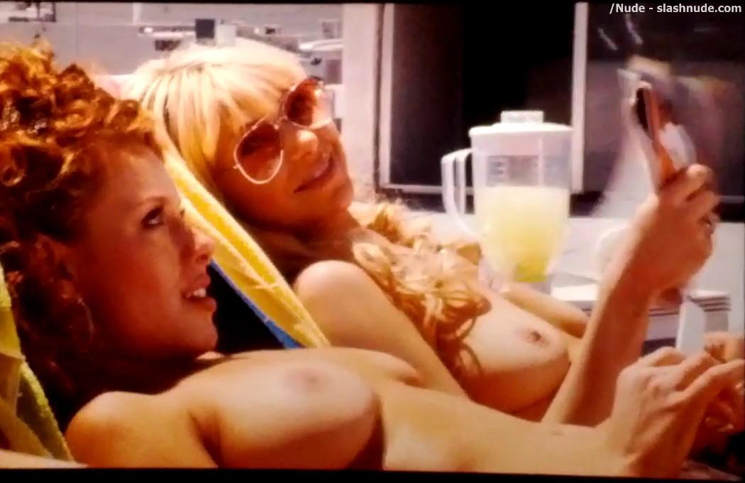 Laura Prepon Topless With Jo Newman In Lay Favorite 3