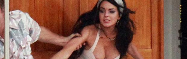 lindsay lohan boobs slip out of dress filming liz dick 6226