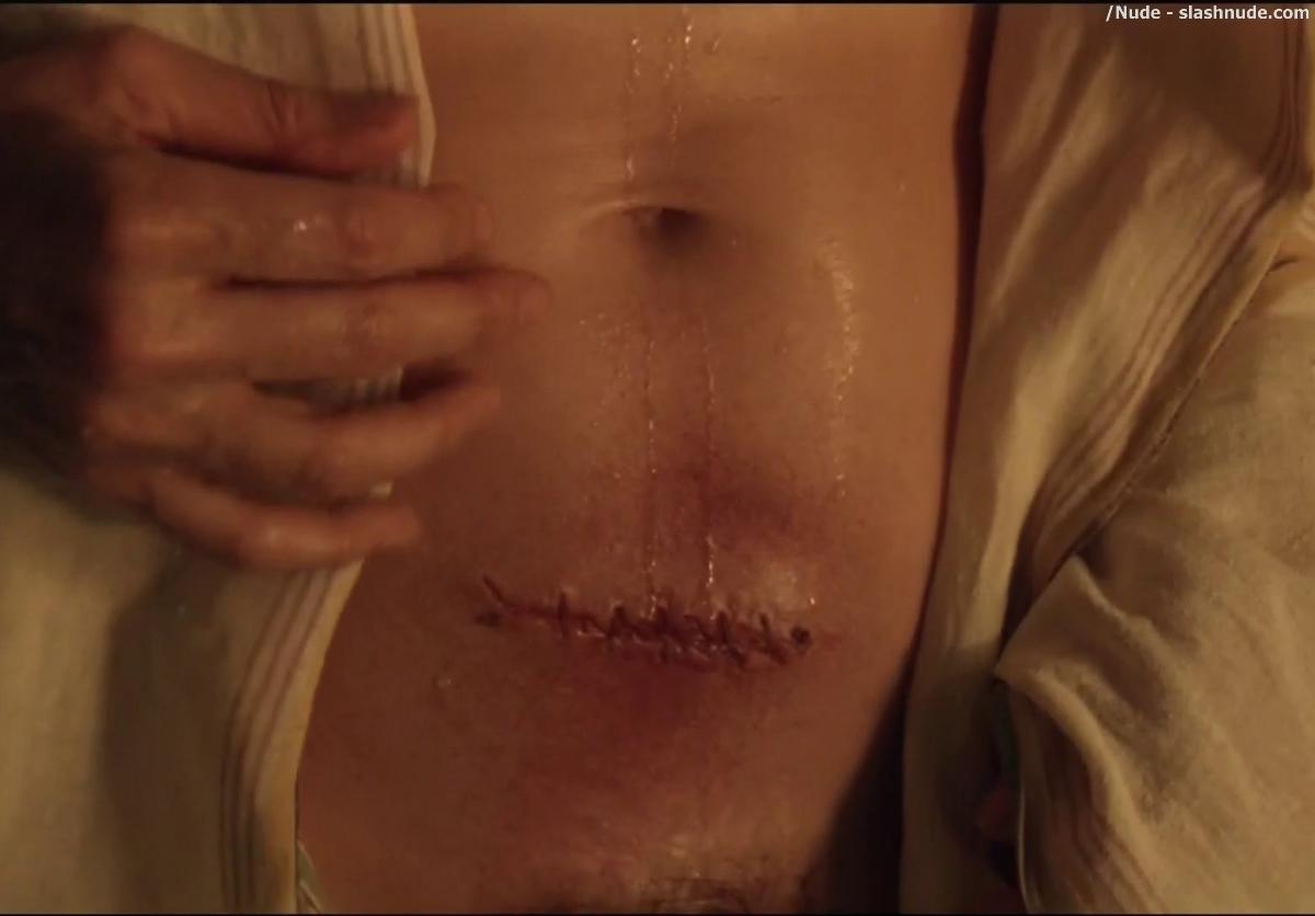Lucy Lawless Naked To Show Her Breasts On Spartacus Vengeance 10