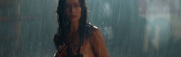 Here's Moon Bloodgood topless from Terminator Salvation. 