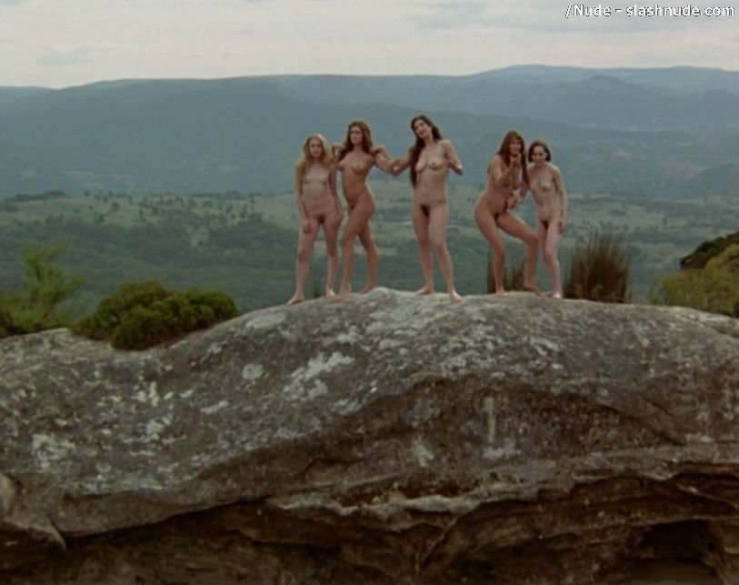 Portia De Rossi And Elle Macpherson Nude In Sirens 10