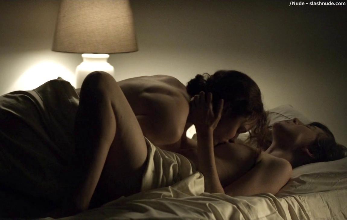 Rachel Brosnahan Kate Lyn Sheil Topless In House Of Cards Photo Nude