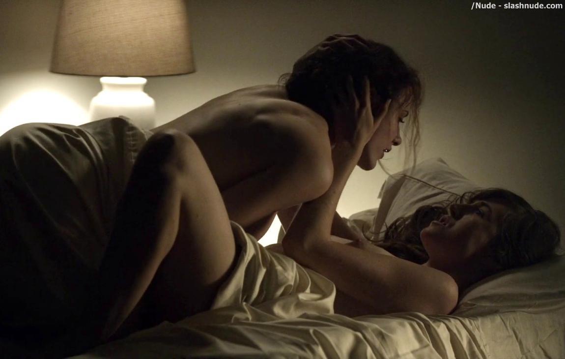 Rachel Brosnahan Kate Lyn Sheil Topless In House Of Cards 9.