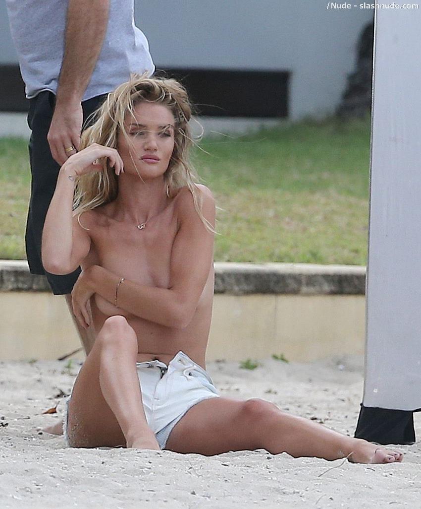 Rosie Huntington Whiteley Topless For Photo Shoot At Beach 8