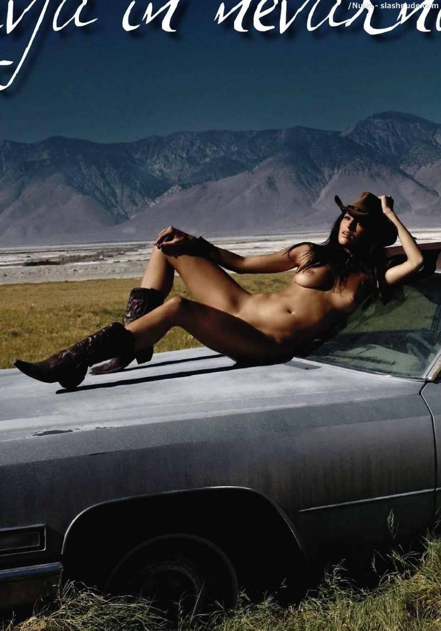 Sara Jereb Nude In The American Desert 5