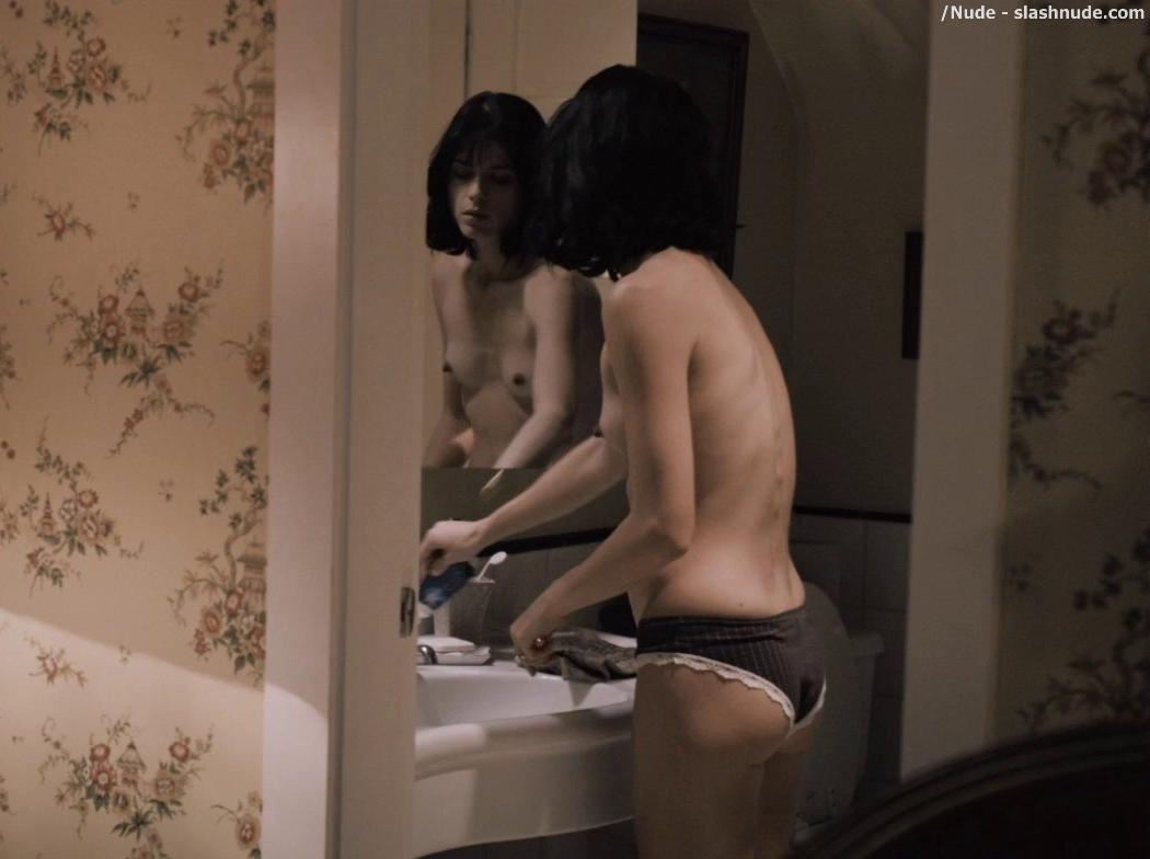 Selma Blair Nude Scene From In Their Skin 1.