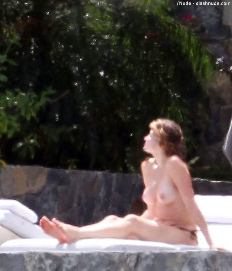 Stephanie Seymour Topless Sunbathing On Holiday 9