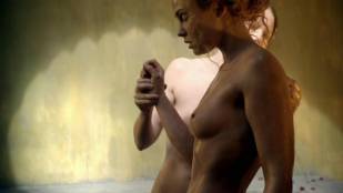anna hutchison nude for a bath on spartacus 5280 12