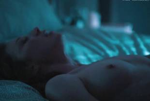 carrie coon nude sex scene from the leftovers 3594 17