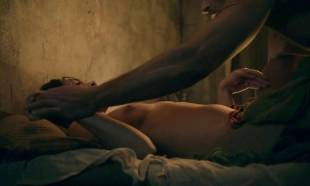 cynthia addai robinson topless in bed for lovin on spartacus 6409 4