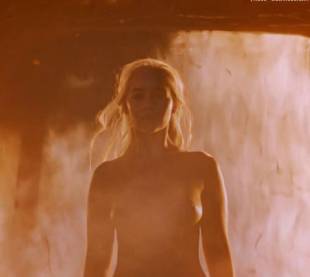 emilia clarke nude and fiery hot on game of thrones 6449 2