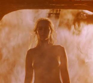 emilia clarke nude and fiery hot on game of thrones 6449 3