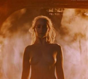 emilia clarke nude and fiery hot on game of thrones 6449 5