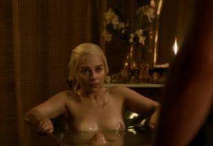 emilia clarke nude out of the bath on game of thrones 2410 6