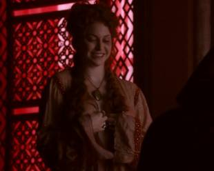 esme bianco topless for the man on game of thrones 4016 1