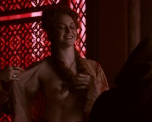 esme bianco topless for the man on game of thrones 4016 3