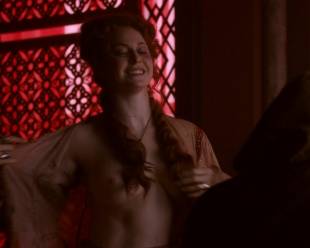 esme bianco topless for the man on game of thrones 4016 4