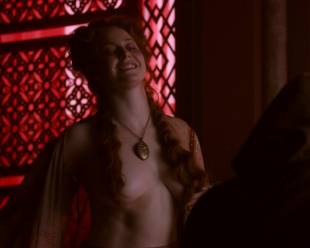 esme bianco topless for the man on game of thrones 4016 5