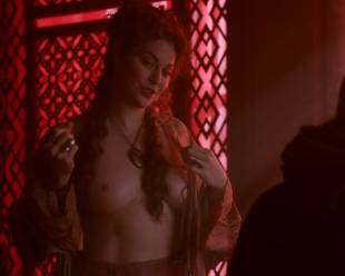 esme bianco topless for the man on game of thrones 4016 9