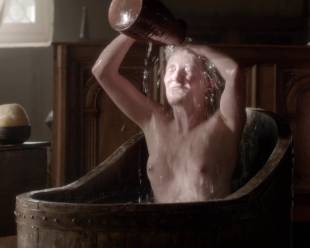 eve ponsonby topless in bath from the white queen 3095 7