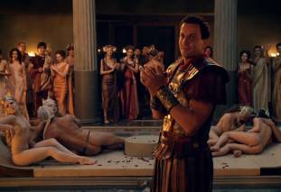 extras bring extended orgy of nude women to spartacus 0435 21