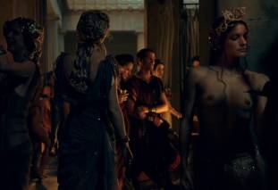 extras bring extended orgy of nude women to spartacus 0435 29