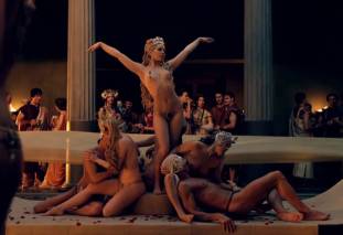 extras bring extended orgy of nude women to spartacus 0435 8