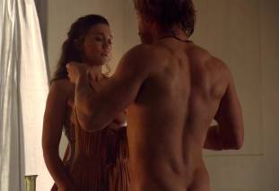 jenna lind topless on spartacus blood and sand 1307 2