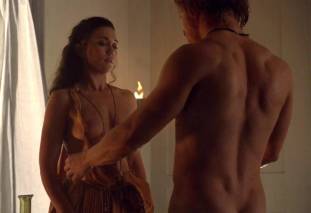 jenna lind topless on spartacus blood and sand 1307 5