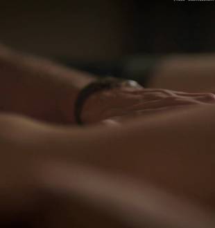jessica biel topless for a glimpse in the sinner 5387 17