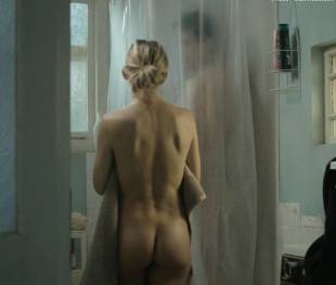kate hudson nude for shower in good people 7131 12