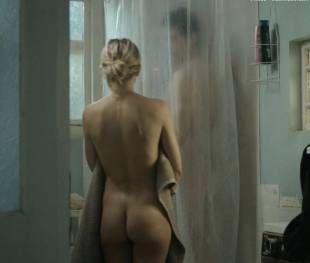 kate hudson nude for shower in good people 7131 13