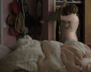 lena dunham topless for a quick change on girls 8038 16
